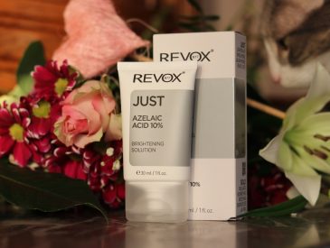 Revox , suspensie cu acid azelaic 10%